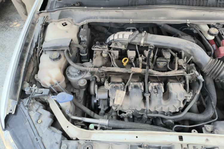 Used Ford Mondeo 2013 2.0L GTDi 200 Luxury Model Engine Bay Right