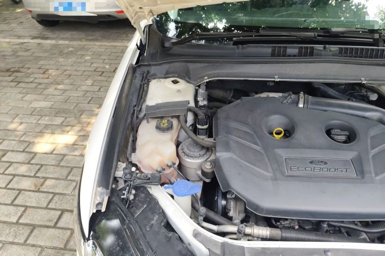 Used Ford Mondeo 2013 2.0L GTDi 200 Luxury Model Engine Bay Right