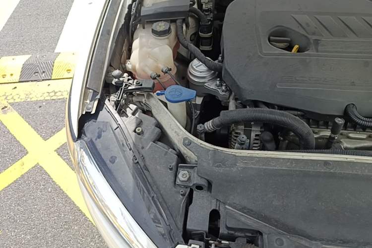 Used Ford Mondeo 2013 1.5L GTDi180 Fashion Edition Engine Bay Right