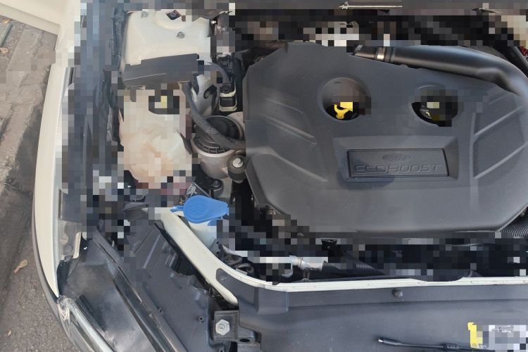 Used Ford Mondeo 2013 2.0L GTDi240 Luxury Sport Model Engine Bay Right