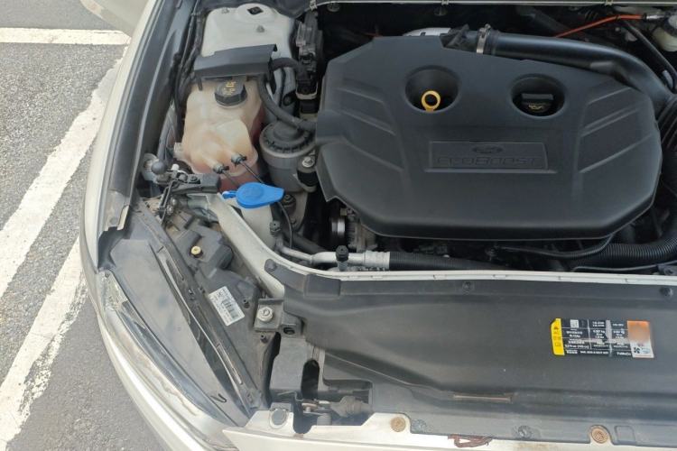 Used Ford Mondeo 2013 2.0L GTDi 200 Fashion Edition Engine Bay Right