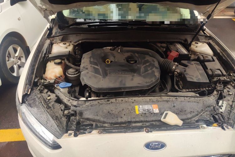 Used Ford Mondeo 2013 2.0L GTDi 200 Fashion Edition Engine Bay Right