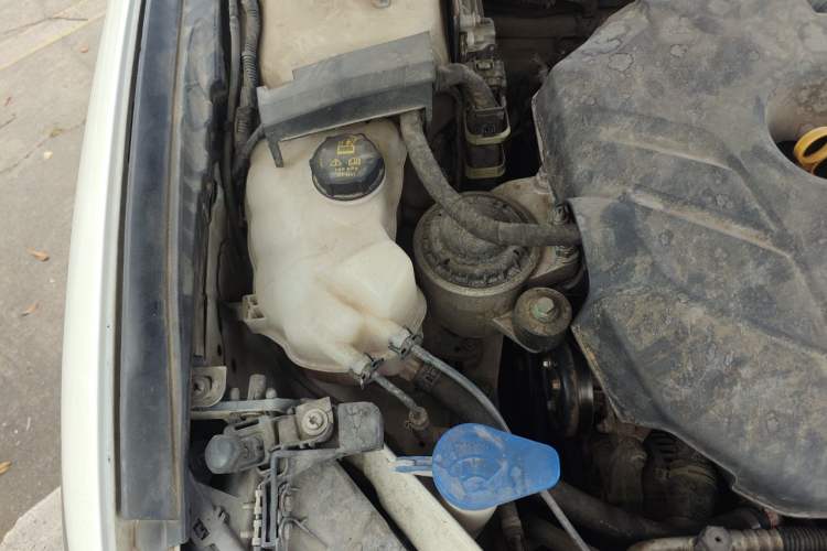 Used Ford Mondeo 2013 2.0L GTDi 200 Luxury Model Engine Bay Right
