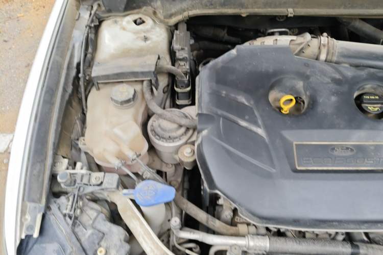 Used Ford Mondeo 2013 2.0L GTDi 200 Fashion Edition Engine Bay Right