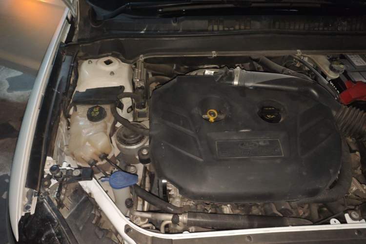 Used Ford Mondeo 2013 2.0L GTDi240 Flagship Edition Engine Bay Right
