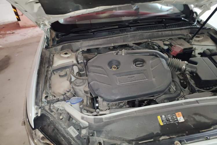 Used Ford Mondeo 2013 2.0L GTDi 200 Fashion Edition Engine Bay Right