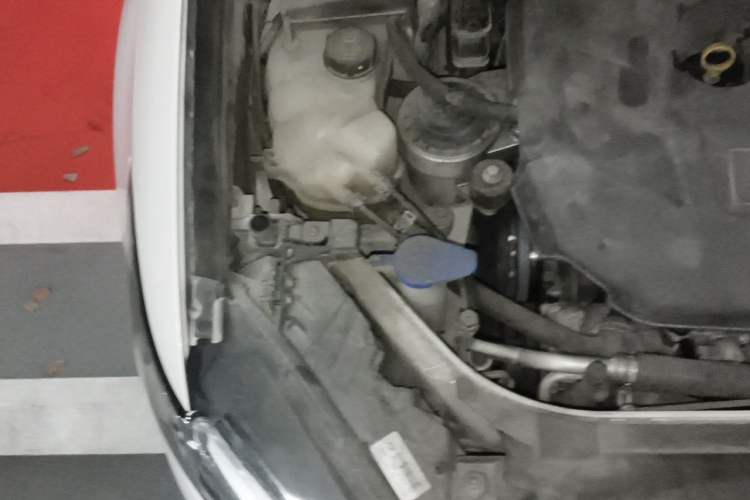 Used Ford Mondeo 2013 2.0L GTDi 200 Luxury Model Engine Bay Right