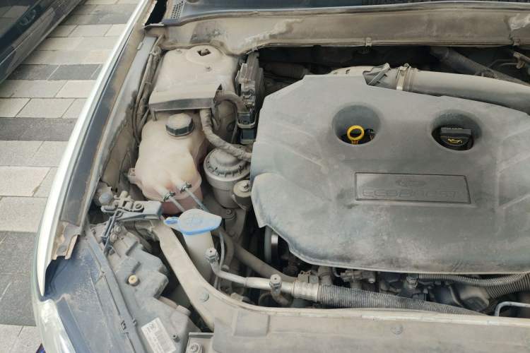 Used Ford Mondeo 2013 2.0L GTDi 200 Fashion Edition Engine Bay Right