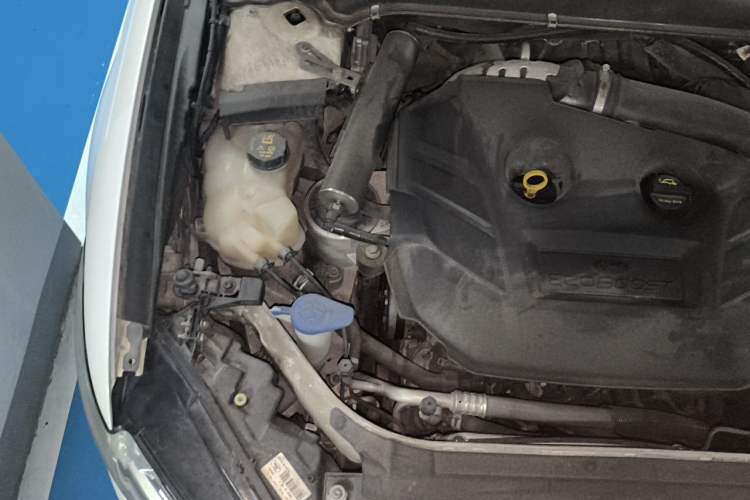 Used Ford Mondeo 2013 2.0L GTDi 200 Fashion Edition Engine Bay Right