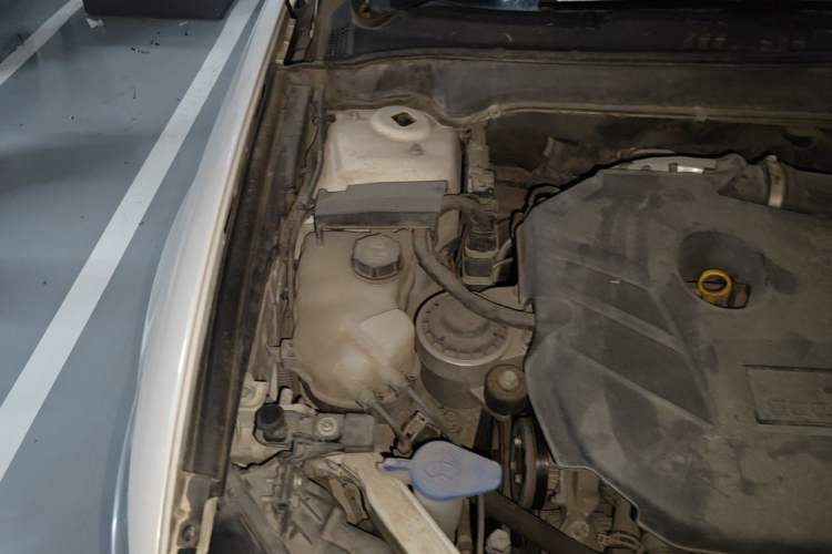 Used Ford Mondeo 2013 2.0L GTDi 200 Fashion Edition Engine Bay Right