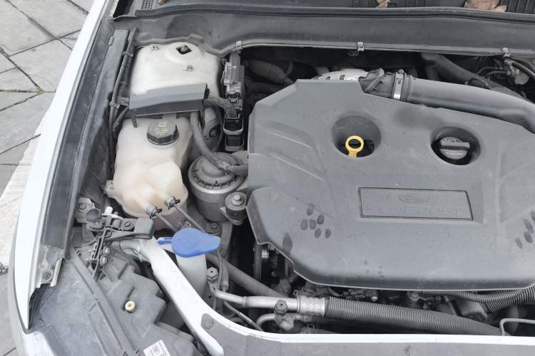 Used Ford Mondeo 2013 2.0L GTDi 200 Fashion Edition Engine Bay Right