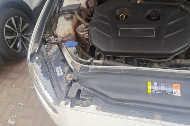 Used Ford Mondeo 2013 2.0L GTDi 200 Fashion Edition Engine Bay Right