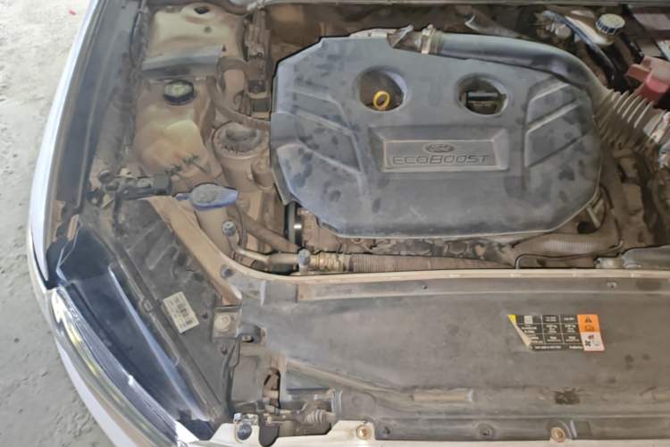 Used Ford Mondeo 2013 2.0L GTDi240 Flagship Edition Engine Bay Right