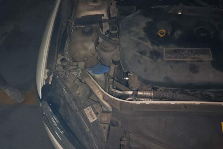 Used Ford Mondeo 2013 2.0L GTDi 200 Fashion Edition Engine Bay Right
