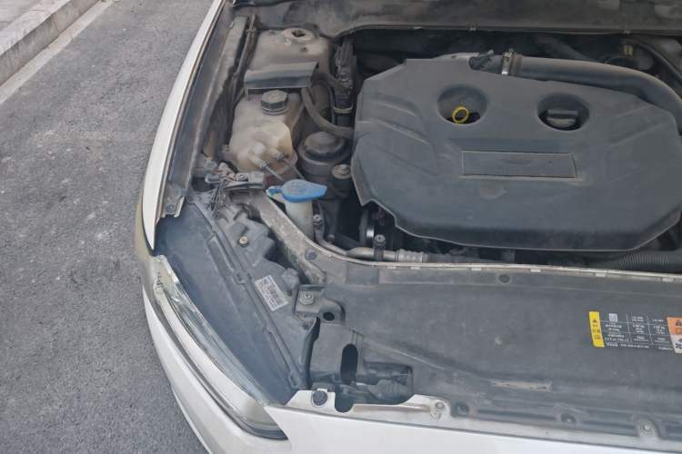 Used Ford Mondeo 2013 2.0L GTDi 200 Fashion Edition Engine Bay Right