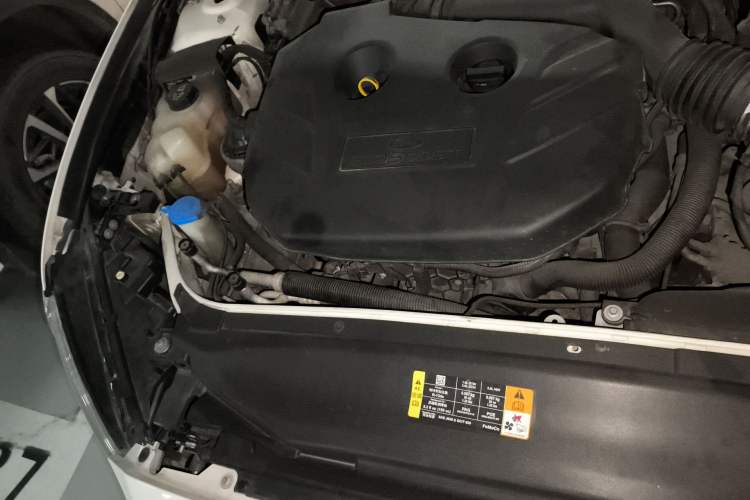 Used Ford Mondeo 2013 2.0L GTDi 200 Fashion Edition Engine Bay Right