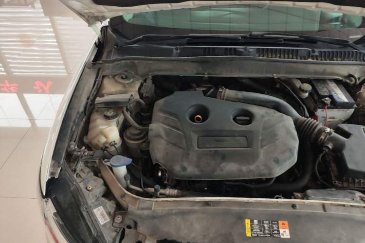 Used Ford Mondeo 2013 2.0L GTDi 200 Fashion Edition Engine Bay Right