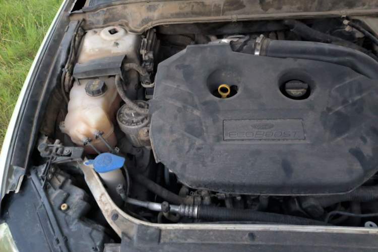 Used Ford Mondeo 2013 2.0L GTDi 200 Fashion Edition Engine Bay Right