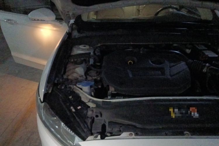 Used Ford Mondeo 2013 2.0L GTDi 200 Fashion Edition Engine Bay Right