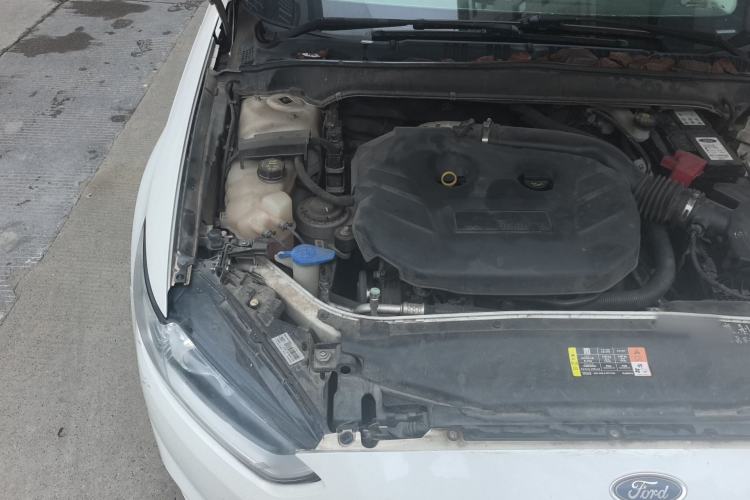 Used Ford Mondeo 2013 2.0L GTDi 200 Fashion Edition Engine Bay Right