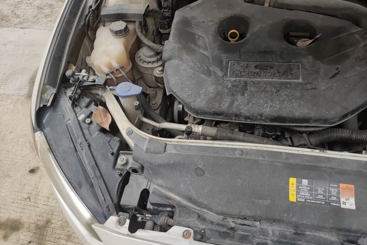 Used Ford Mondeo 2013 2.0L GTDi 200 Fashion Edition Engine Bay Right