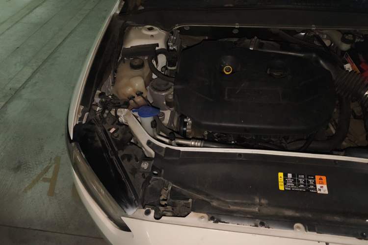 Used Ford Mondeo 2013 2.0L GTDi 200 Fashion Edition Engine Bay Right
