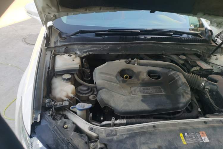 Used Ford Mondeo 2013 2.0L GTDi 200 Fashion Edition Engine Bay Right