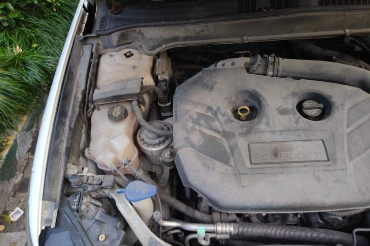Used Ford Mondeo 2013 2.0L GTDi 200 Fashion Edition Engine Bay Right