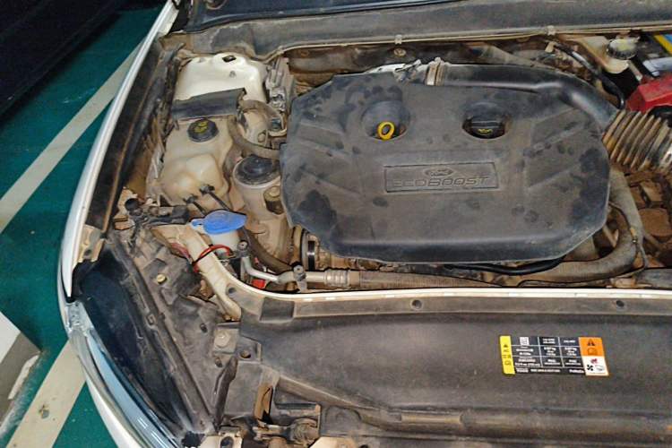 Used Ford Mondeo 2013 2.0L GTDi 200 Fashion Edition Engine Bay Right