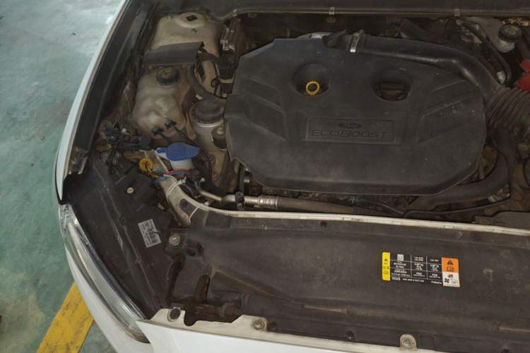 Used Ford Mondeo 2013 2.0L GTDi 200 Fashion Edition Engine Bay Right