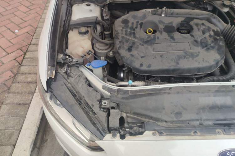 Used Ford Mondeo 2013 2.0L GTDi240 Flagship Edition Engine Bay Right