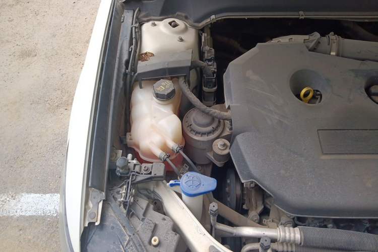Used Ford Mondeo 2013 2.0L GTDi 200 Fashion Edition Engine Bay Right