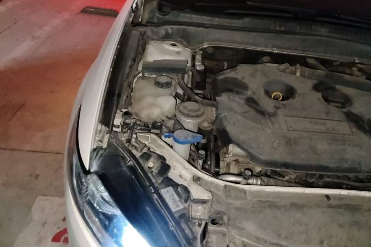 Used Ford Mondeo 2013 2.0L GTDi 200 Fashion Edition Engine Bay Right