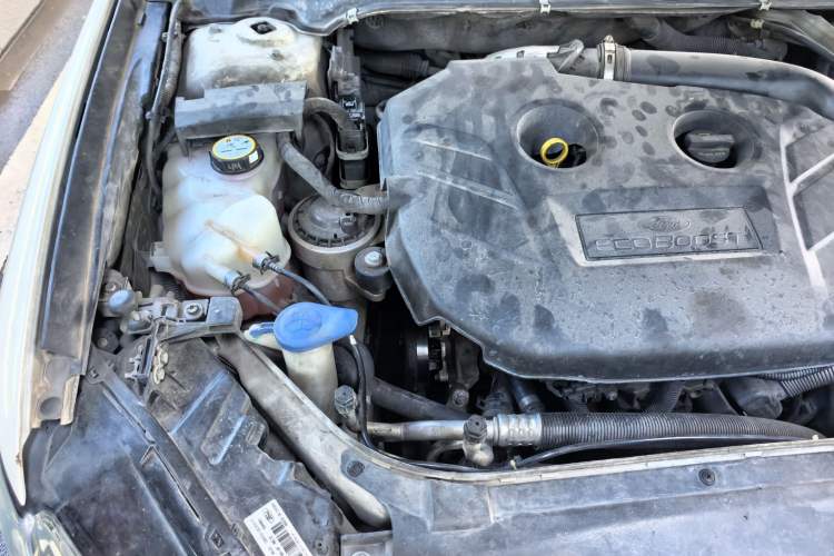 Used Ford Mondeo 2013 2.0L GTDi240 Luxury Sport Model Engine Bay Right