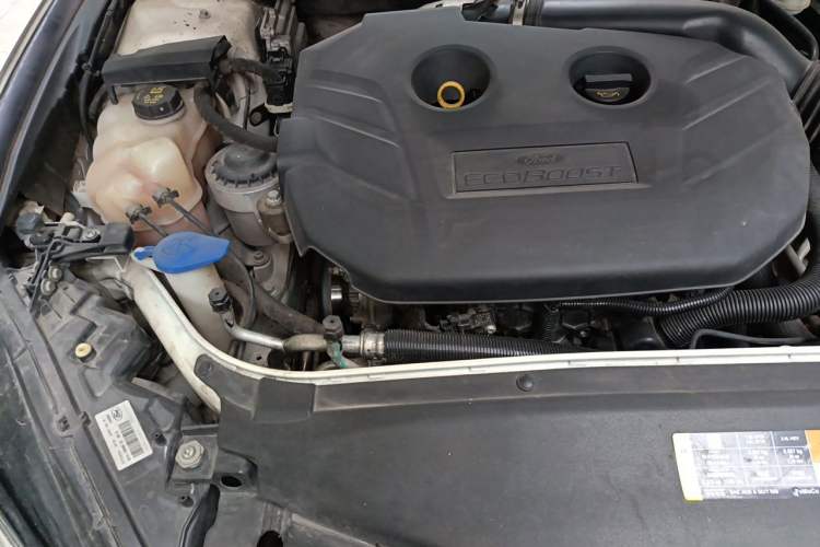 Used Ford Mondeo 2013 2.0L GTDi 200 Fashion Edition Engine Bay Right