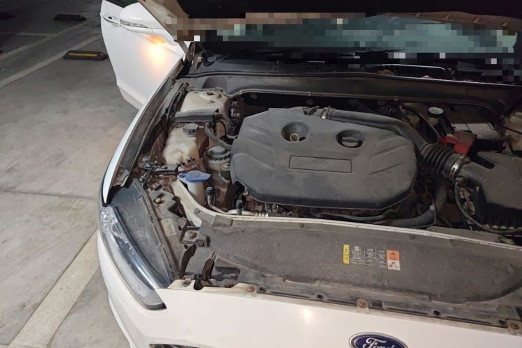 Used Ford Mondeo 2013 2.0L GTDi 200 Fashion Edition Engine Bay Right