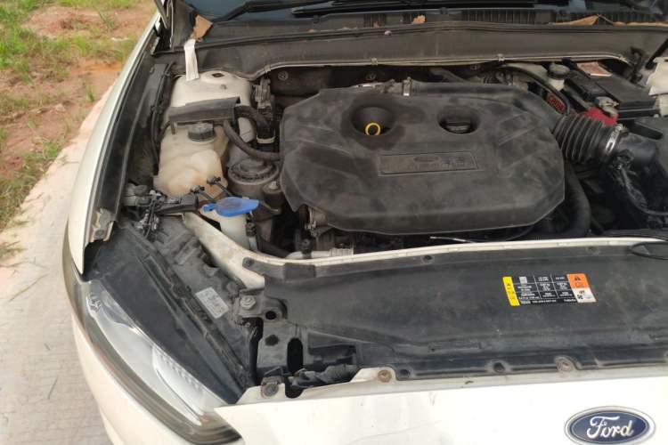 Used Ford Mondeo 2013 2.0L GTDi240 Flagship Edition Engine Bay Right