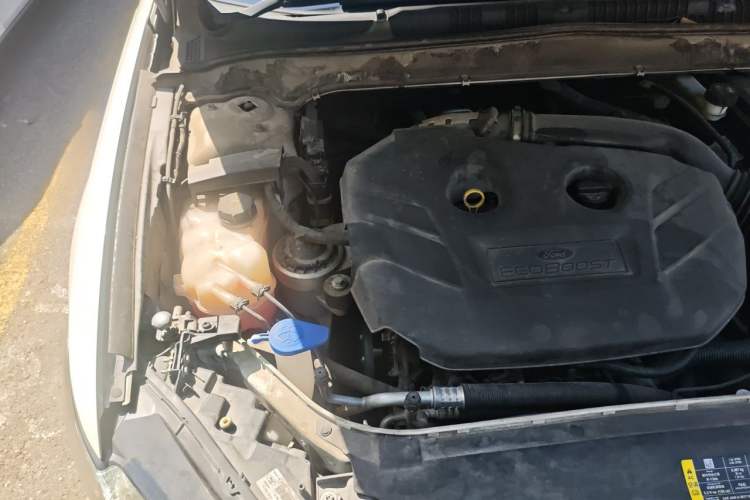 Used Ford Mondeo 2013 2.0L GTDi 200 Fashion Edition Engine Bay Right