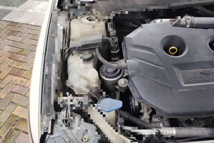 Used Ford Mondeo 2013 2.0L GTDi 200 Fashion Edition Engine Bay Right