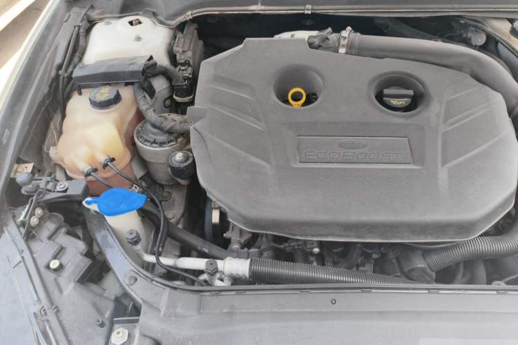 Used Ford Mondeo 2013 2.0L GTDi 200 Fashion Edition Engine Bay Right