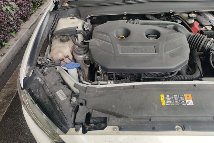 Used Ford Mondeo 2013 2.0L GTDi 200 Luxury Model Engine Bay Right