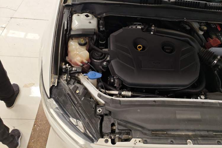Used Ford Mondeo 2013 2.0L GTDi 200 Fashion Edition Engine Bay Right