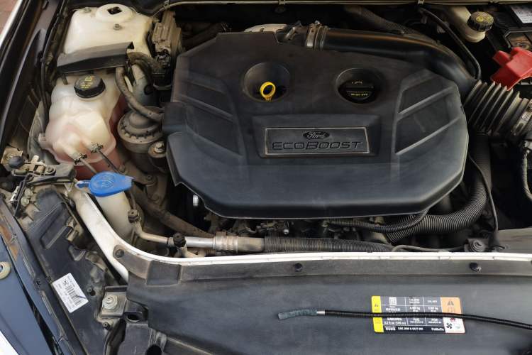 Used Ford Mondeo 2013 2.0L GTDi240 Luxury Sport Model Engine Bay Right