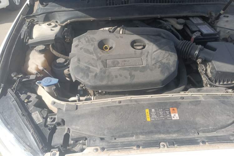 Used Ford Mondeo 2013 2.0L GTDi 200 Fashion Edition Engine Bay Right