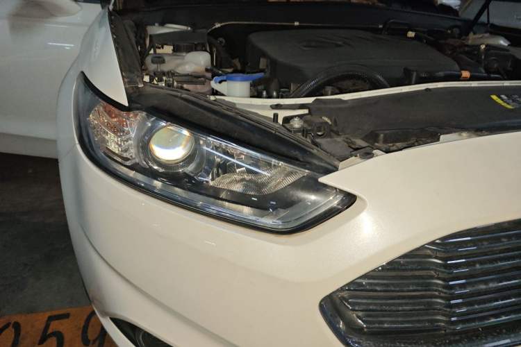 Used Ford Mondeo 2013 1.5L GTDi180 Fashion Edition Engine Bay Right