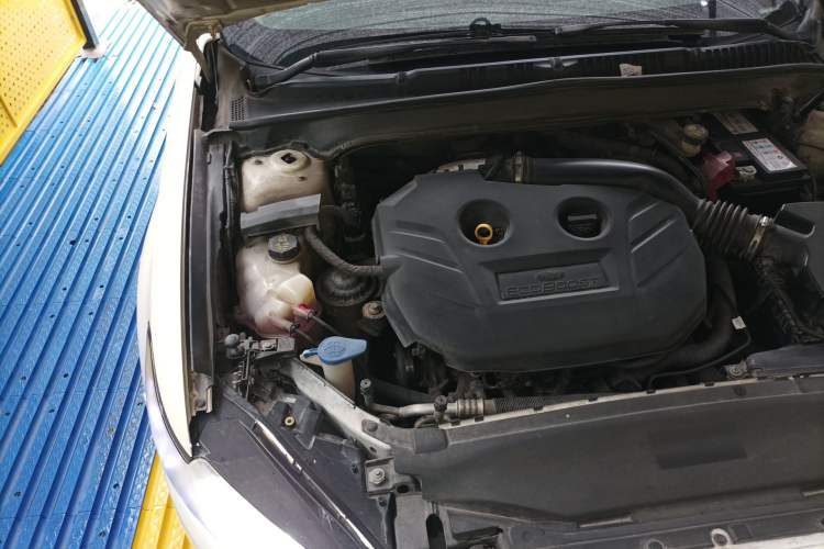Used Ford Mondeo 2013 2.0L GTDi 200 Fashion Edition Engine Bay Right