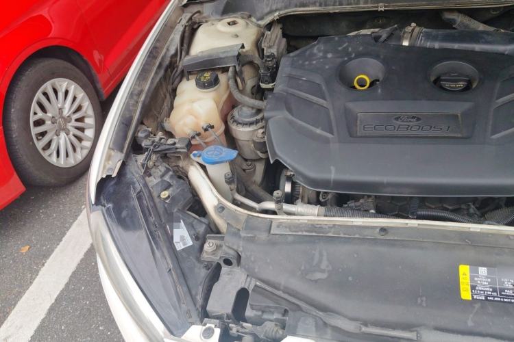 Used Ford Mondeo 2013 2.0L GTDi 200 Fashion Edition Engine Bay Right