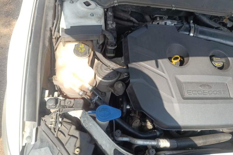 Used Ford Mondeo 2013 2.0L GTDi 200 Fashion Edition Engine Bay Right