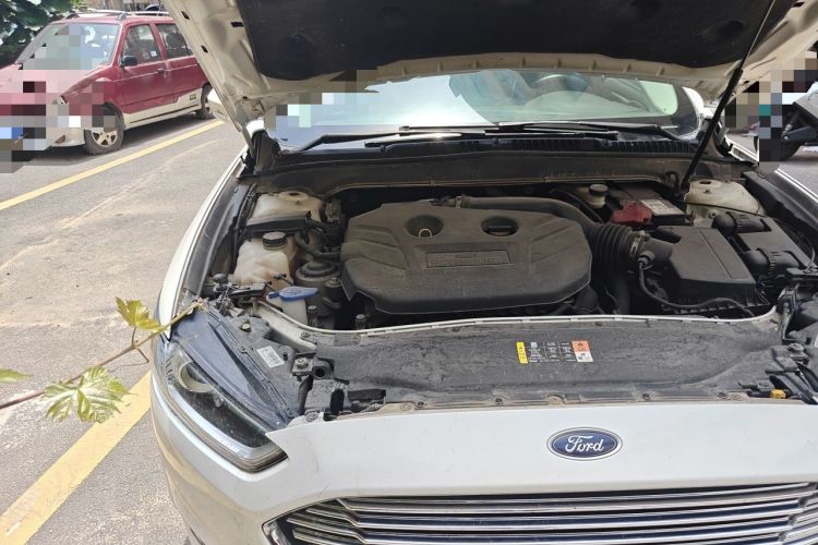Used Ford Mondeo 2013 2.0L GTDi 200 Fashion Edition Engine Bay Right