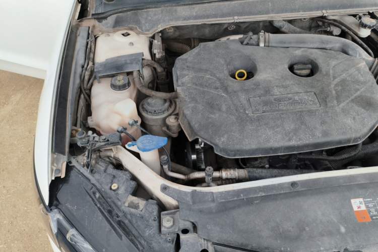Used Ford Mondeo 2013 2.0L GTDi 200 Fashion Edition Engine Bay Right
